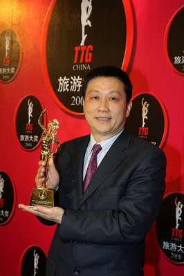 Mr. Qian Jin, Senior Vice President of Operations, China & Taiwan, Starwood Hotels & Resorts received the award at TTG China Travel Awards 2009 which was held in Shanghai on April 16, 2009. 