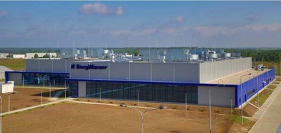 博格華納在其波蘭的生產(chǎn)研發(fā)基地新建一座生產(chǎn)廠和工程技術(shù)中心，以此鞏固其作為節(jié)能技術(shù)領(lǐng)先供應(yīng)商的地位。